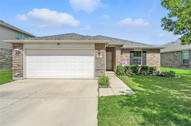 $295,900 | 10236 Pyrite Drive, Fort Worth, TX 76131