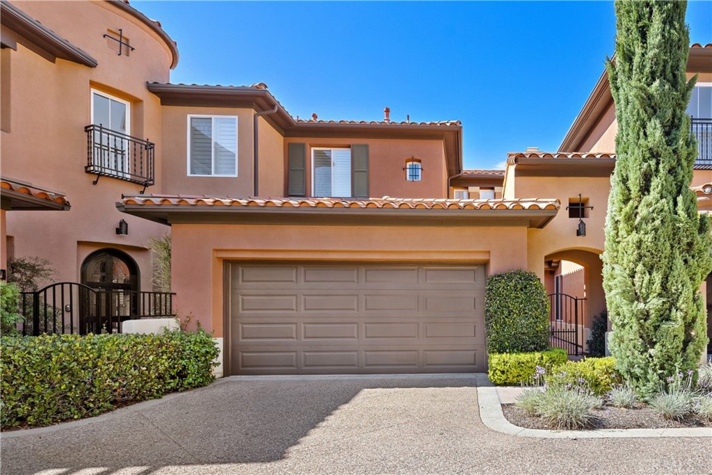 25 Splendore Drive Newport Coast, CA 92657 - Photo 1 of 16 front view of a house