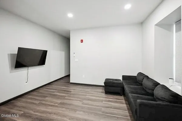 $1,595 | 1368 Central Avenue, Unit 2, Colonie, NY 12205