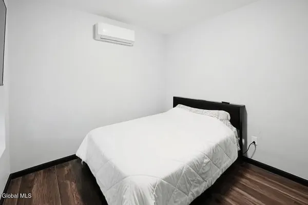 $1,595 | 1368 Central Avenue, Unit 2, Colonie, NY 12205