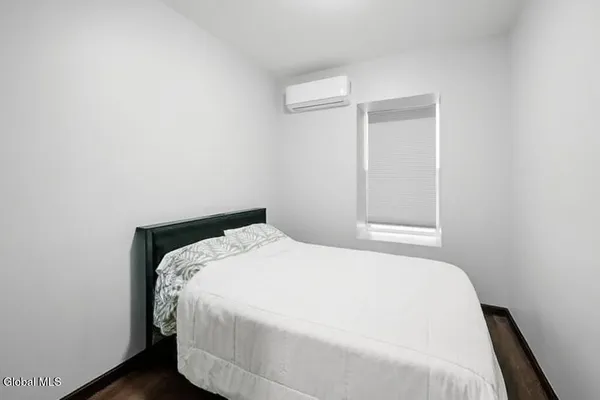 $1,595 | 1368 Central Avenue, Unit 2, Colonie, NY 12205