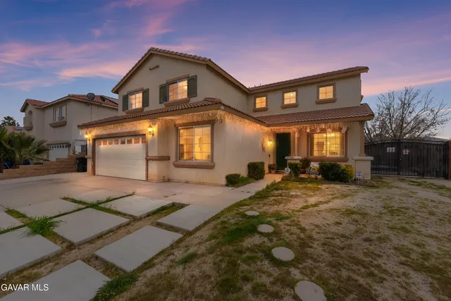 $569,999 | 5522 Lighthouse Lane, Palmdale, CA 93552