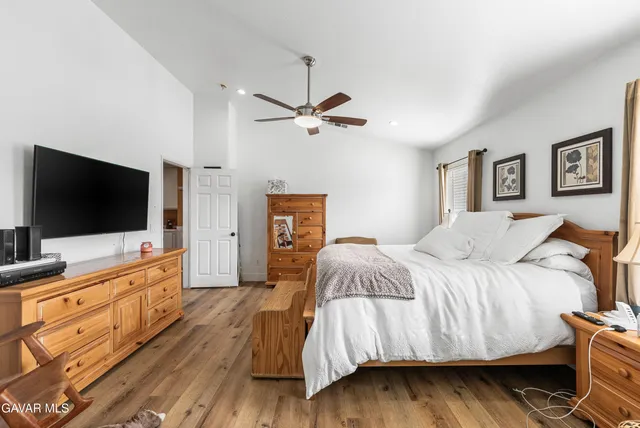 $569,999 | 5522 Lighthouse Lane, Palmdale, CA 93552