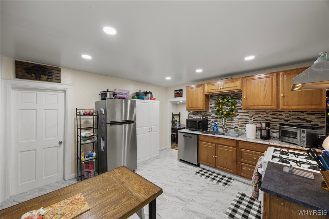 41 Hamilton Street Buffalo, NY 14207 - Photo 6 of 32