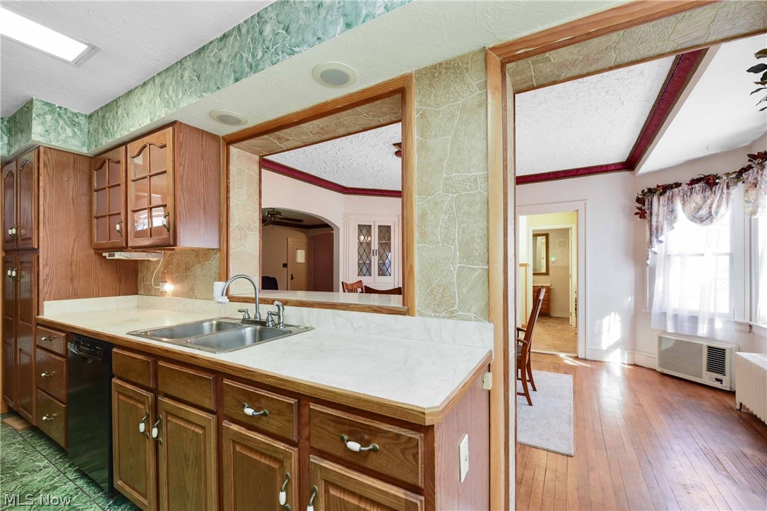 6251 Manchester Road Parma, OH 44129 - Photo 10 of 34