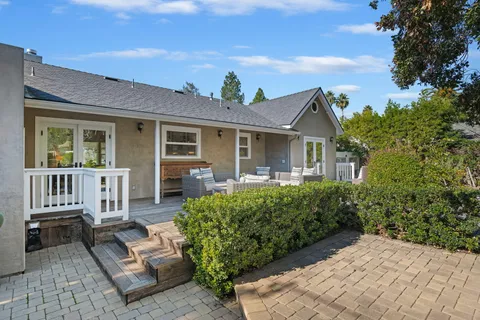 $2,400,000 | 420 Paseo Del Descanso, Santa Barbara, CA 93105