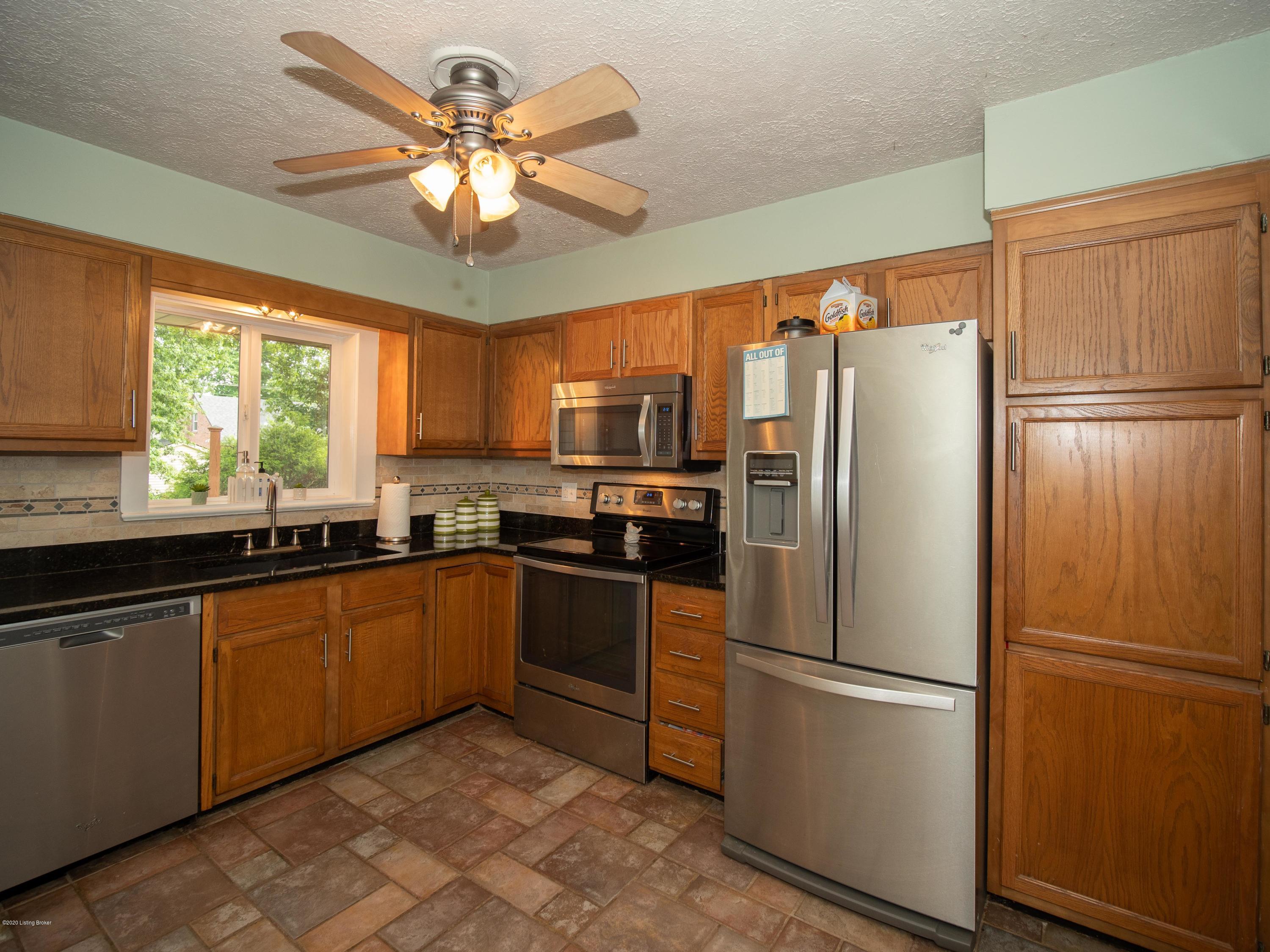 809 Ahland Road Louisville, KY 40207 - Photo 28 of 72 809 Ashland Road-25