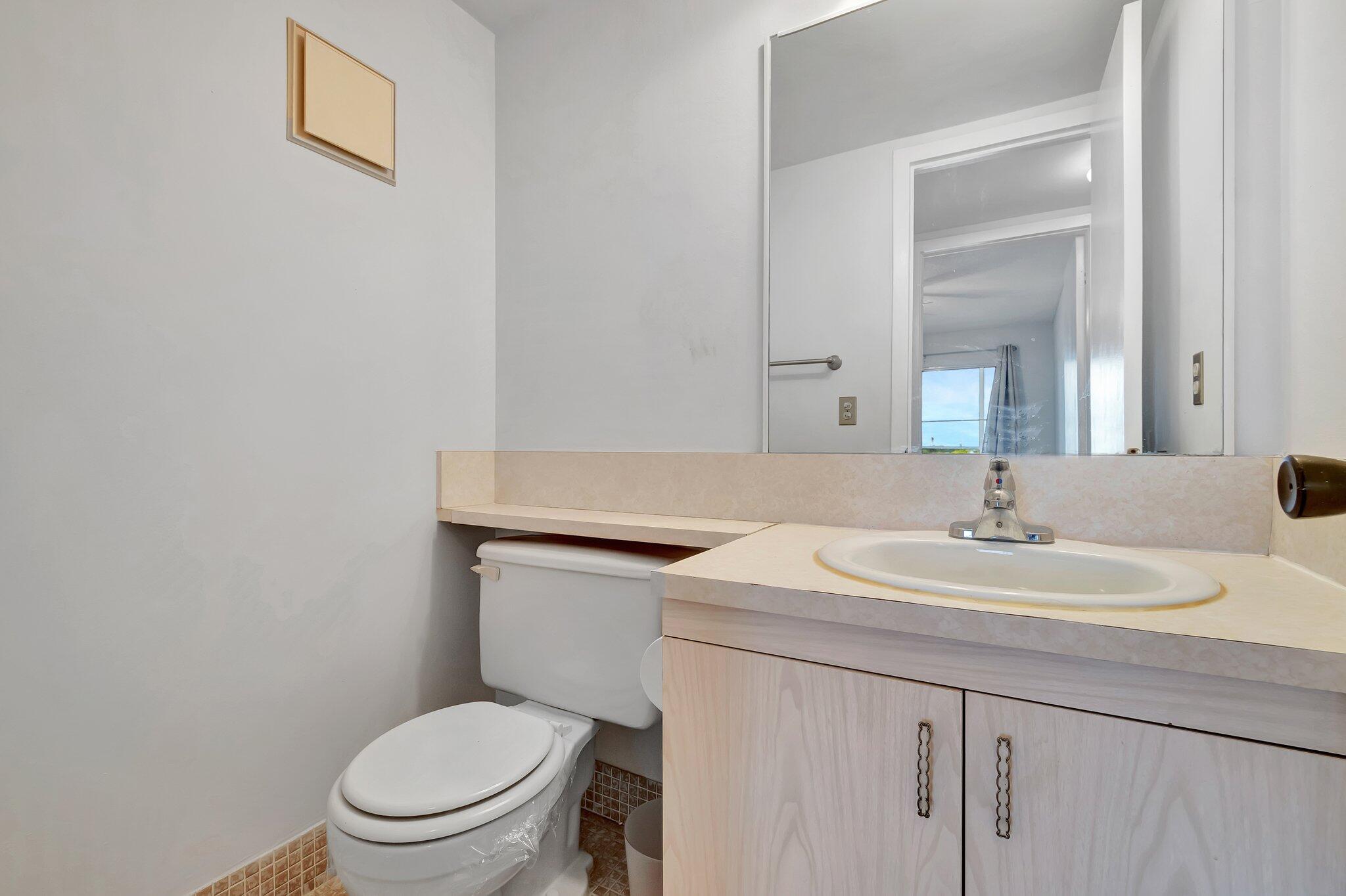 4018 Cornwall Drive Boca Raton, FL 33434 - Photo 25 of 84 39-web-or-mls-DSC_3122