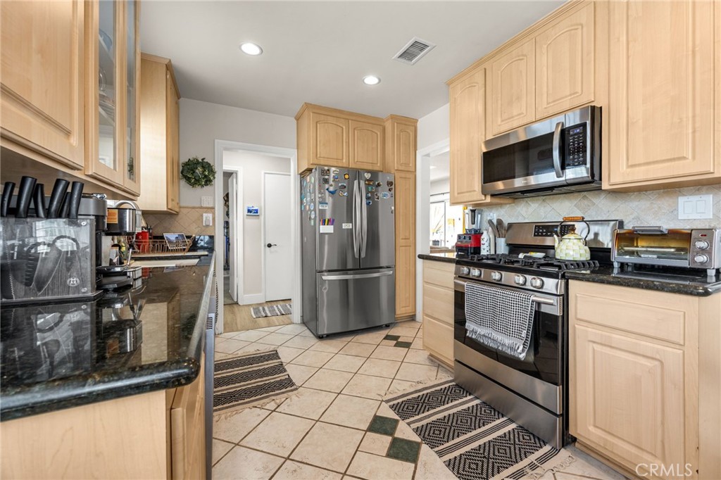 10909 Gladhill Road Whittier, CA 90604 - Photo 13 of 37