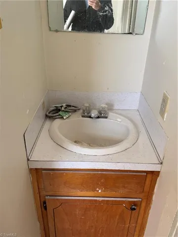 $119,900 | 409 Lindsey Street, Reidsville, NC 27320