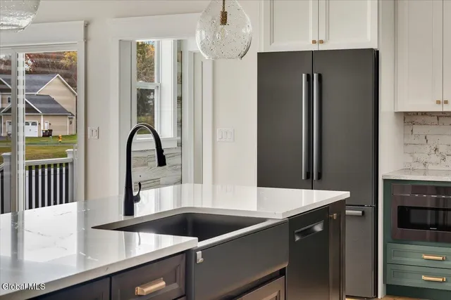 $995,000 | 6 Essie Lane, Troy, NY 12180