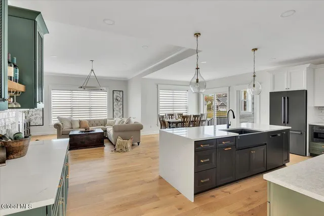 $995,000 | 6 Essie Lane, Troy, NY 12180