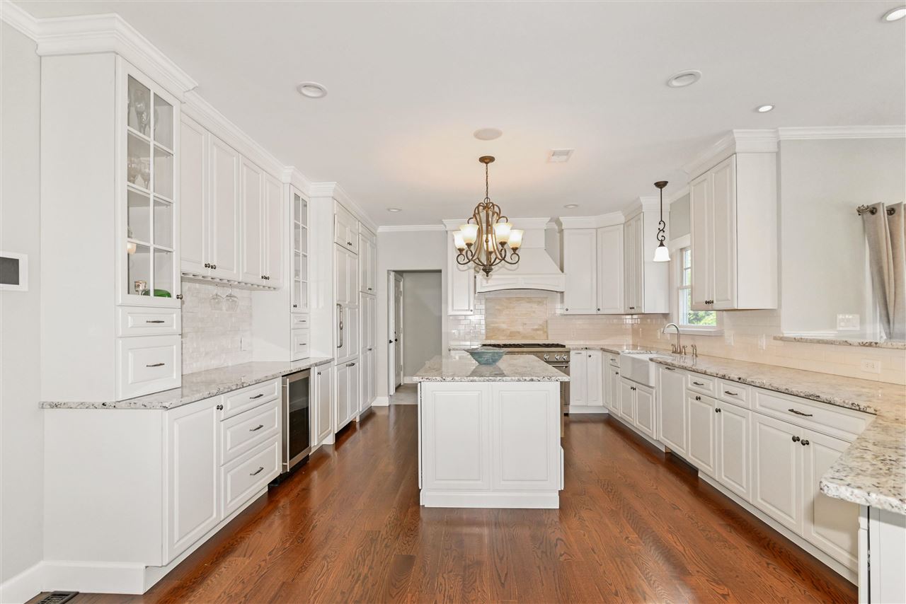 232 Pembrook Road Mountainside, NJ 07092 - Photo 2 of 21