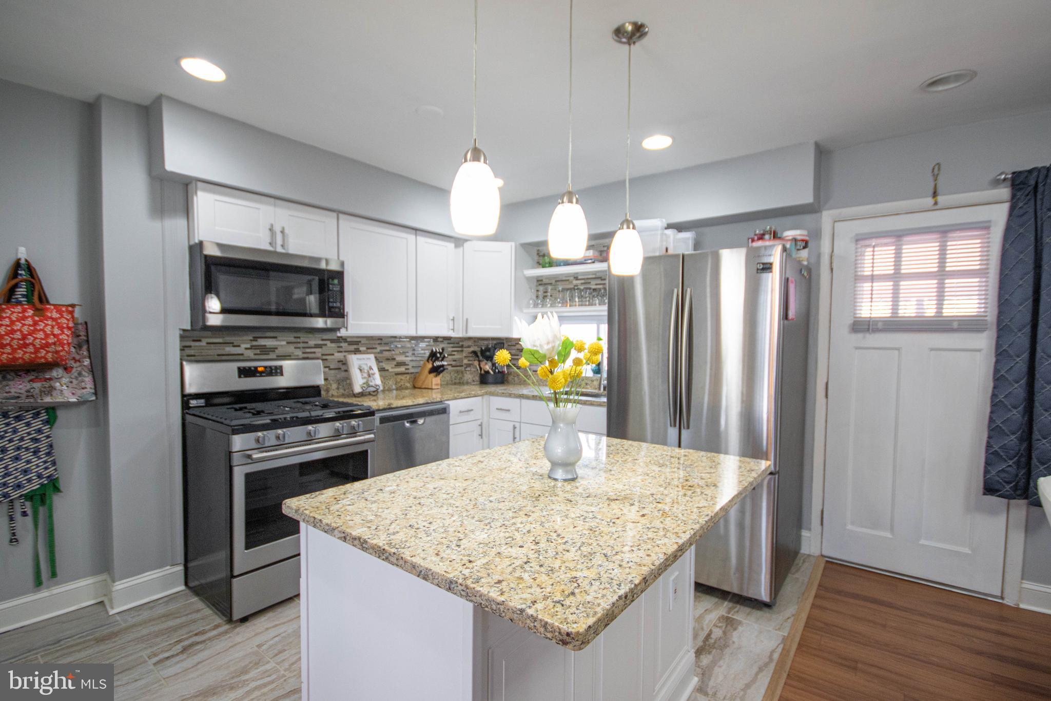 1602 Riverwood Road Baltimore, MD 21221 - Photo 7 of 37