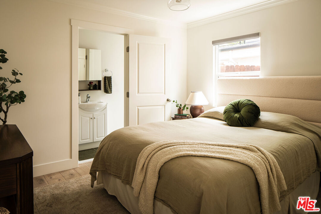 2354 Landa Street Los Angeles, CA 90039 - Photo 11 of 25