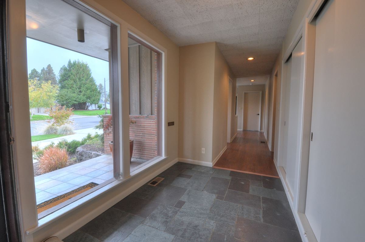1703 East Pinecrest Road Spokane, WA 99203 - Photo 3 of 20 Gallery Image 3