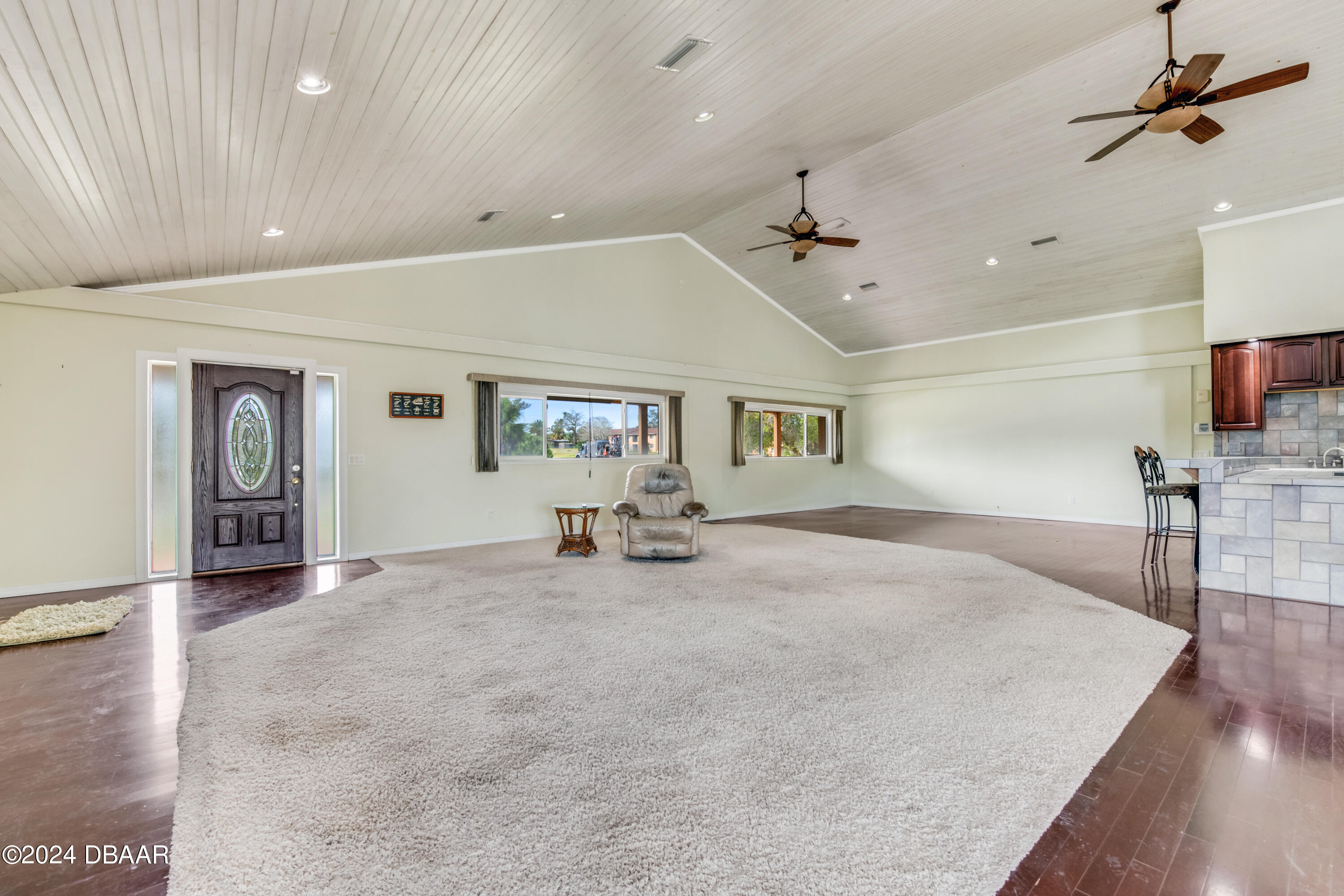 151 Reef Road South Daytona, FL 32119 - Photo 12 of 54 D85_6031_HDR