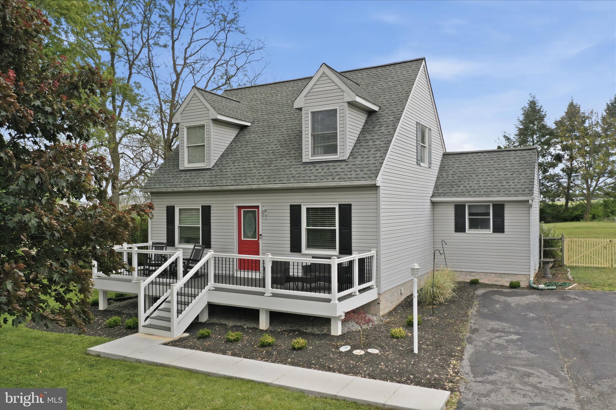13427 Maugansville Road Hagerstown, MD 21740 - Photo 5 of 39