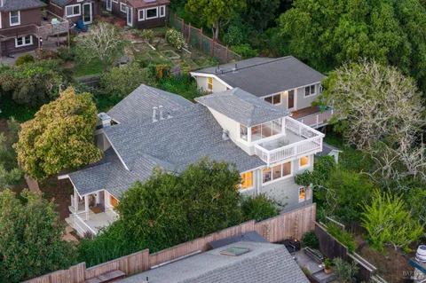 $3,680,000 | 40 Laurel Avenue, Stinson Beach, CA 94970