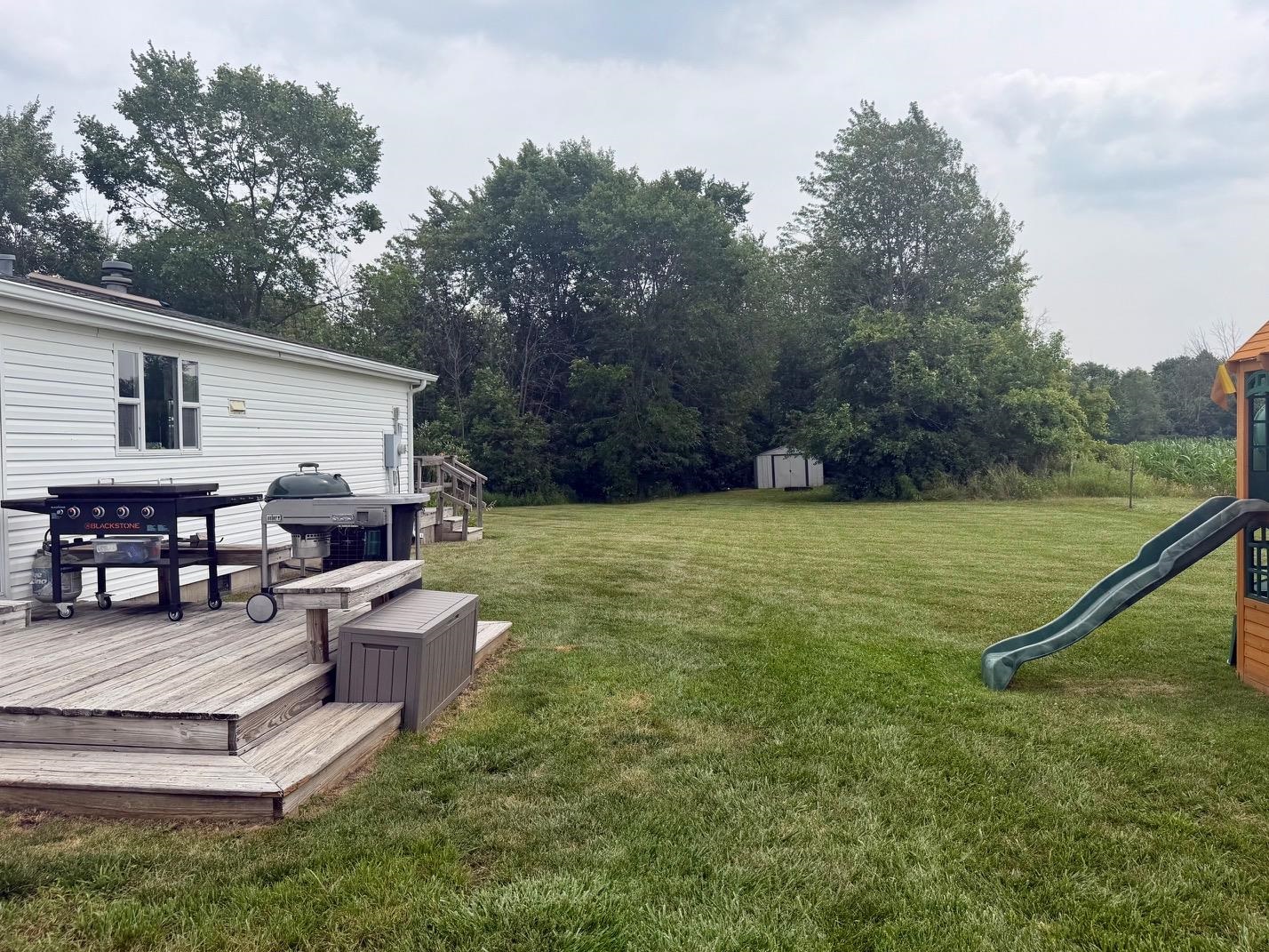 8088 East Vernon Road Clare, MI 48617 - Photo 7 of 33 1948290-401a92e9-ddf7-4b29-b391-e65cc46f8d61.JPG