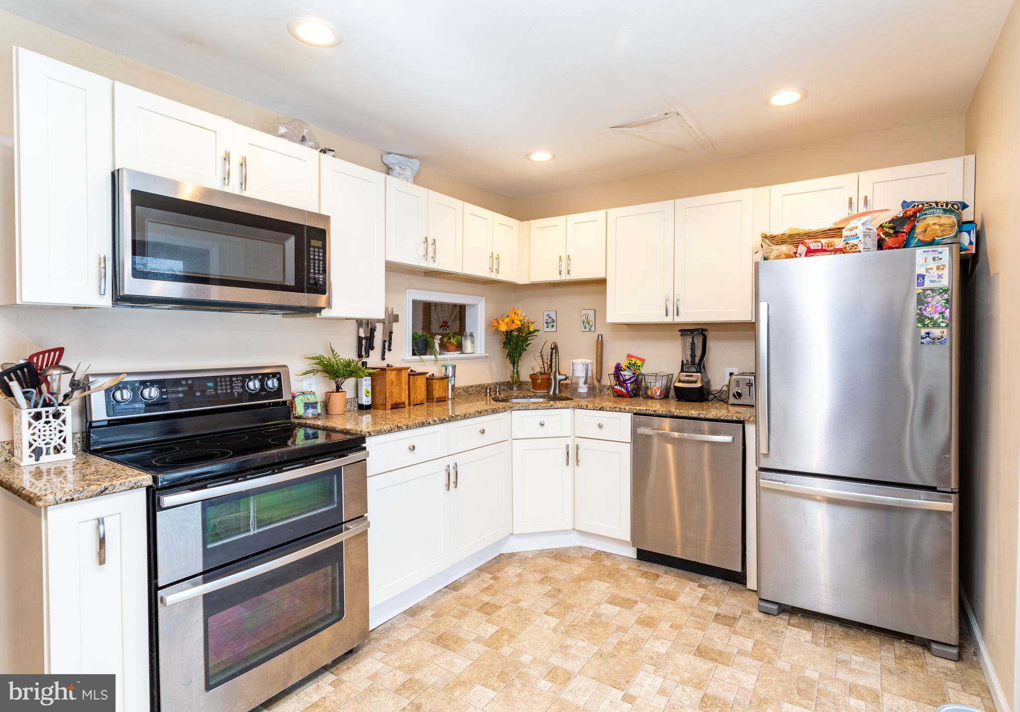 21 Edgehill Road Gibbsboro, NJ 08026 - Photo 4 of 24 Gallery Image 4