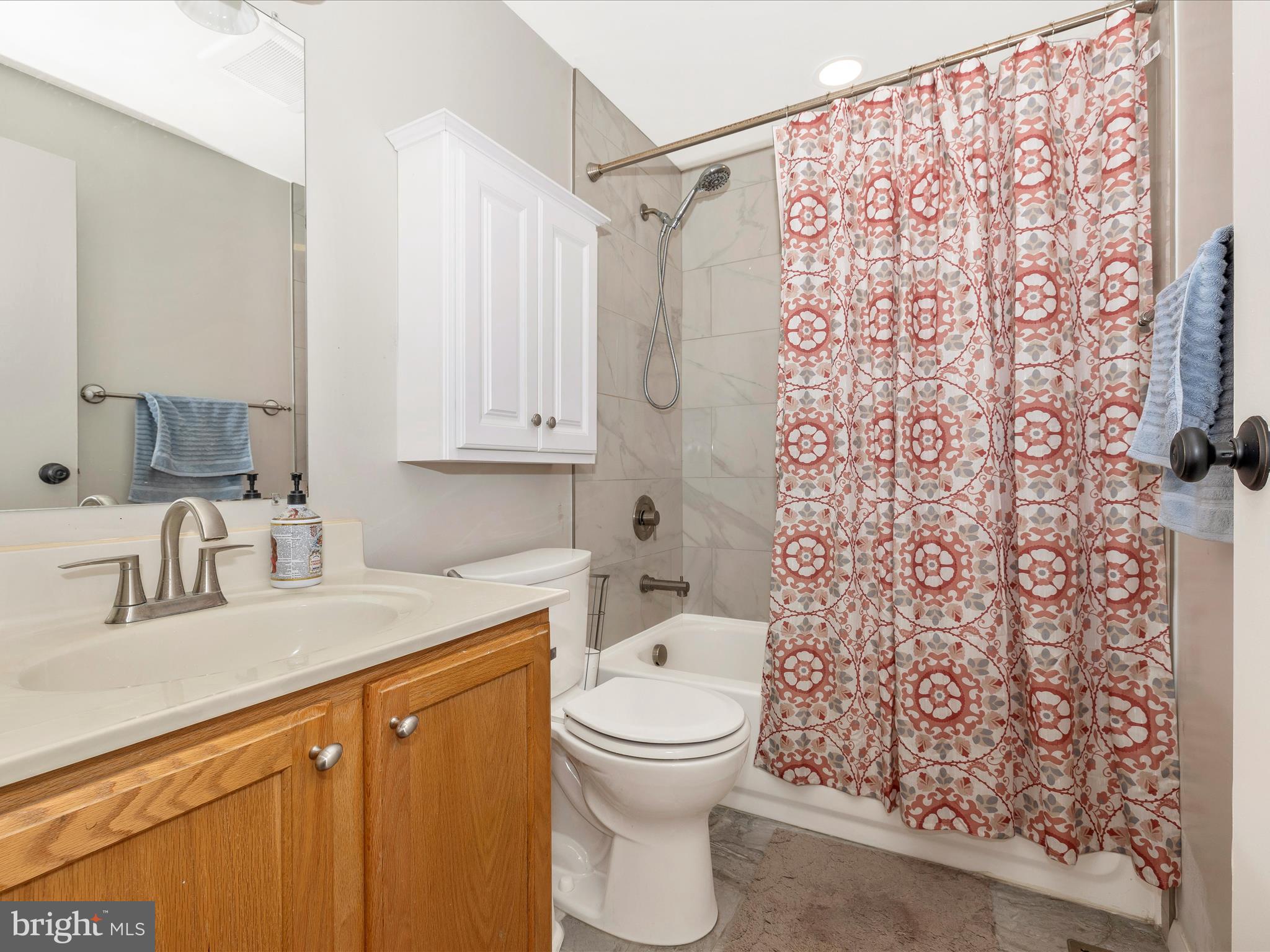 1749 Heather Lane Frederick, MD 21702 - Photo 17 of 31 Bathroom