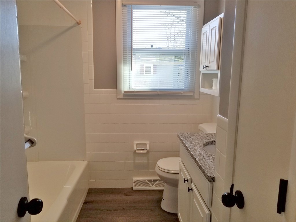 4 Rollins Road Warwick, RI 02889 - Photo 5 of 13 Gallery Image 5
