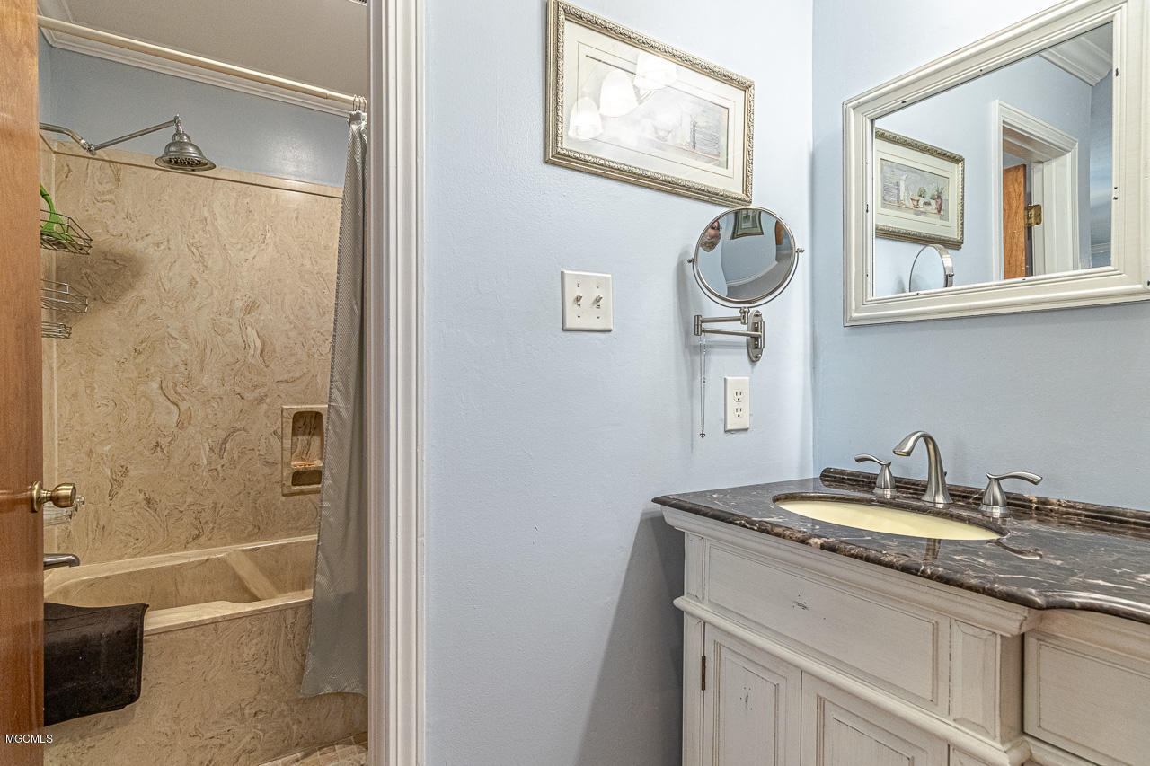 12488 Quail Ridge Road Gulfport, MS 39503 - Photo 33 of 35 QuailBath master 1.1a