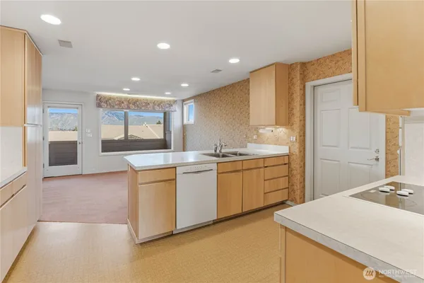 $537,000 | 1380 Eastmont Avenue, Unit 401, East Wenatchee, WA 98802