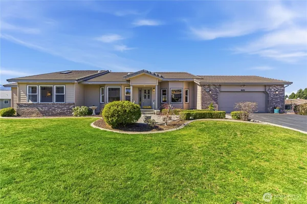 $537,000 | 1380 Eastmont Avenue, Unit 401, East Wenatchee, WA 98802
