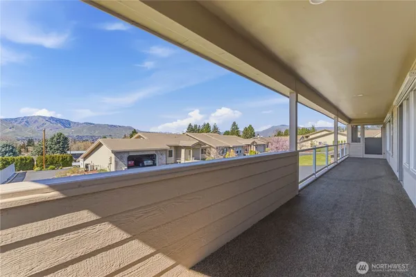 $537,000 | 1380 Eastmont Avenue, Unit 401, East Wenatchee, WA 98802