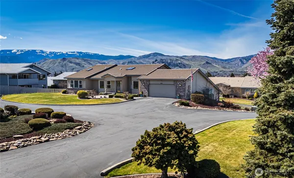 $537,000 | 1380 Eastmont Avenue, Unit 401, East Wenatchee, WA 98802
