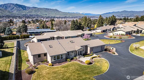 $537,000 | 1380 Eastmont Avenue, Unit 401, East Wenatchee, WA 98802