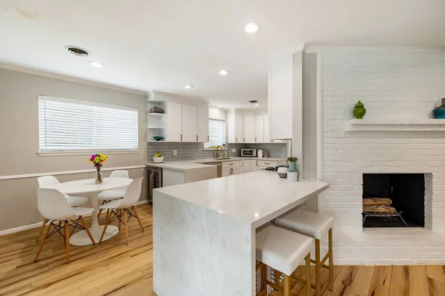 $724,900 | 4411 Deer Lodge Drive, Houston, TX 77018