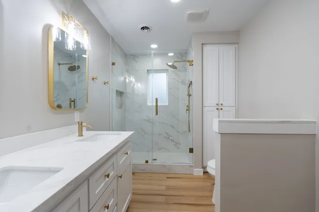 $724,900 | 4411 Deer Lodge Drive, Houston, TX 77018