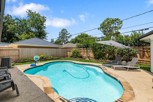 $724,900 | 4411 Deer Lodge Drive, Houston, TX 77018