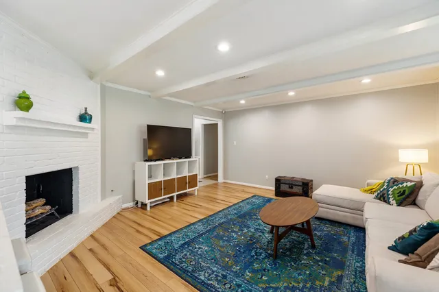 $724,900 | 4411 Deer Lodge Drive, Houston, TX 77018