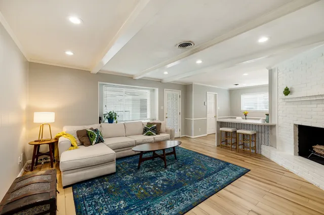 $724,900 | 4411 Deer Lodge Drive, Houston, TX 77018