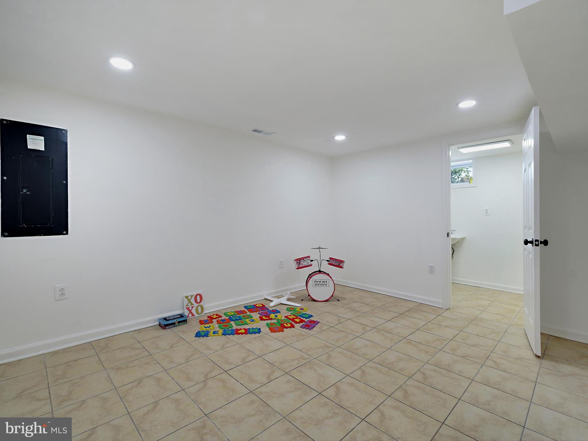 10109 Lorain Avenue Silver Spring, MD 20901 - Photo 27 of 48 a view of room with toys