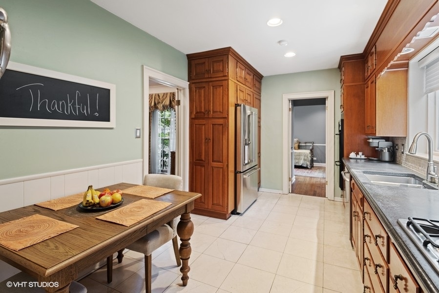 6157 North Kilpatrick Avenue Chicago, IL 60646 - Photo 12 of 40