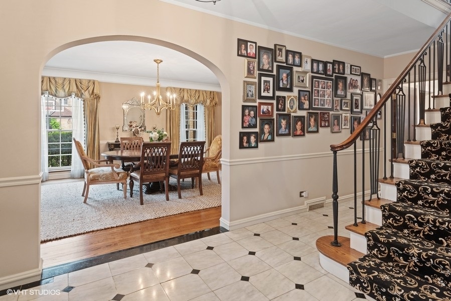 6157 North Kilpatrick Avenue Chicago, IL 60646 - Photo 4 of 40