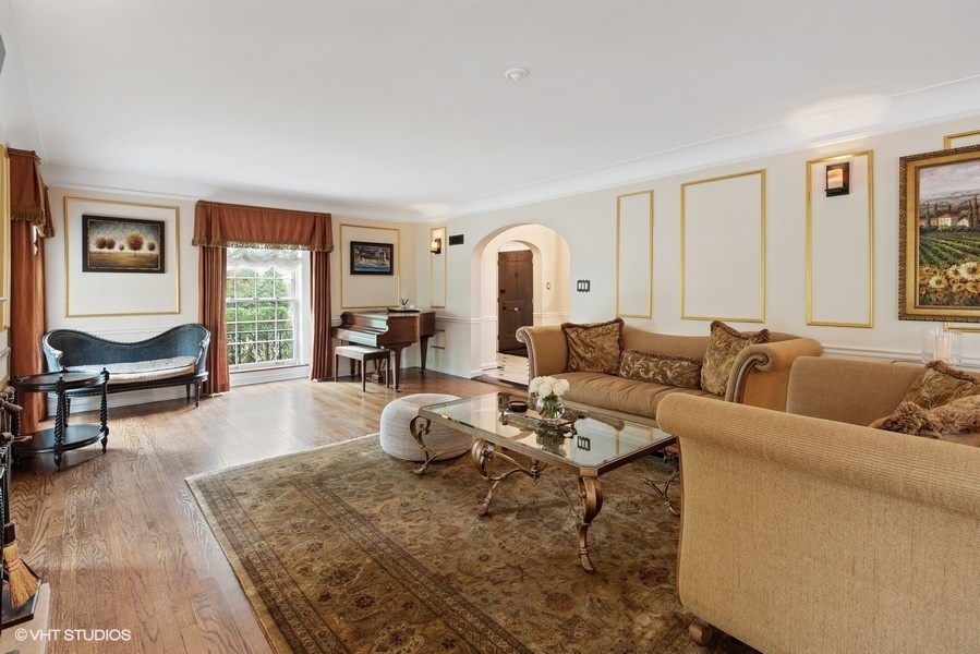 6157 North Kilpatrick Avenue Chicago, IL 60646 - Photo 6 of 40