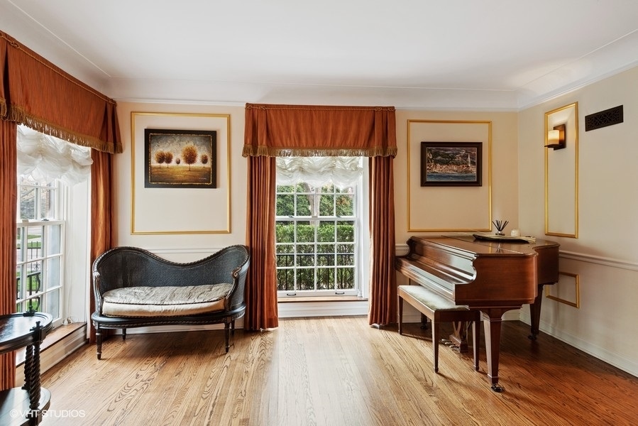 6157 North Kilpatrick Avenue Chicago, IL 60646 - Photo 8 of 40