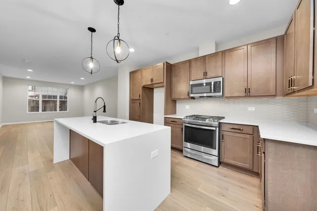 $3,375 | 30-w136 Wheeler Circle, Warrenville, IL 60563