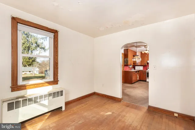 a view of livingroom with workspace