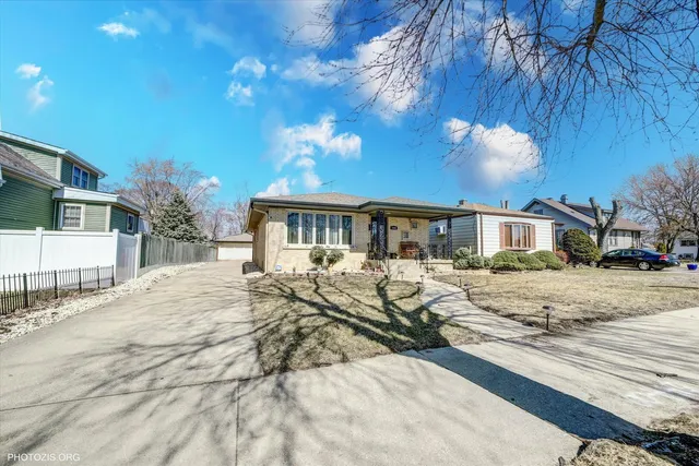 $350,000 | 2606 Ridge Road, Lansing, IL 60438