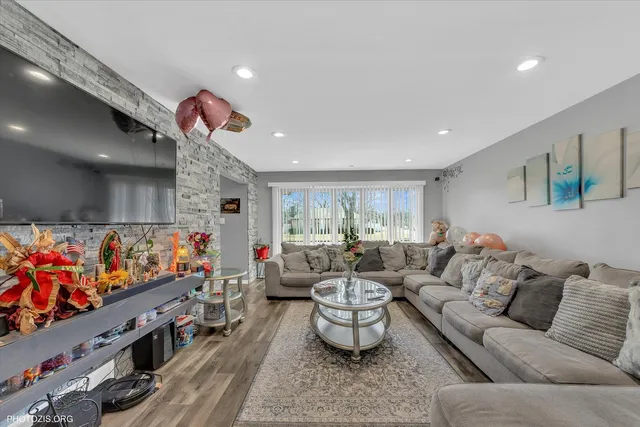 $350,000 | 2606 Ridge Road, Lansing, IL 60438