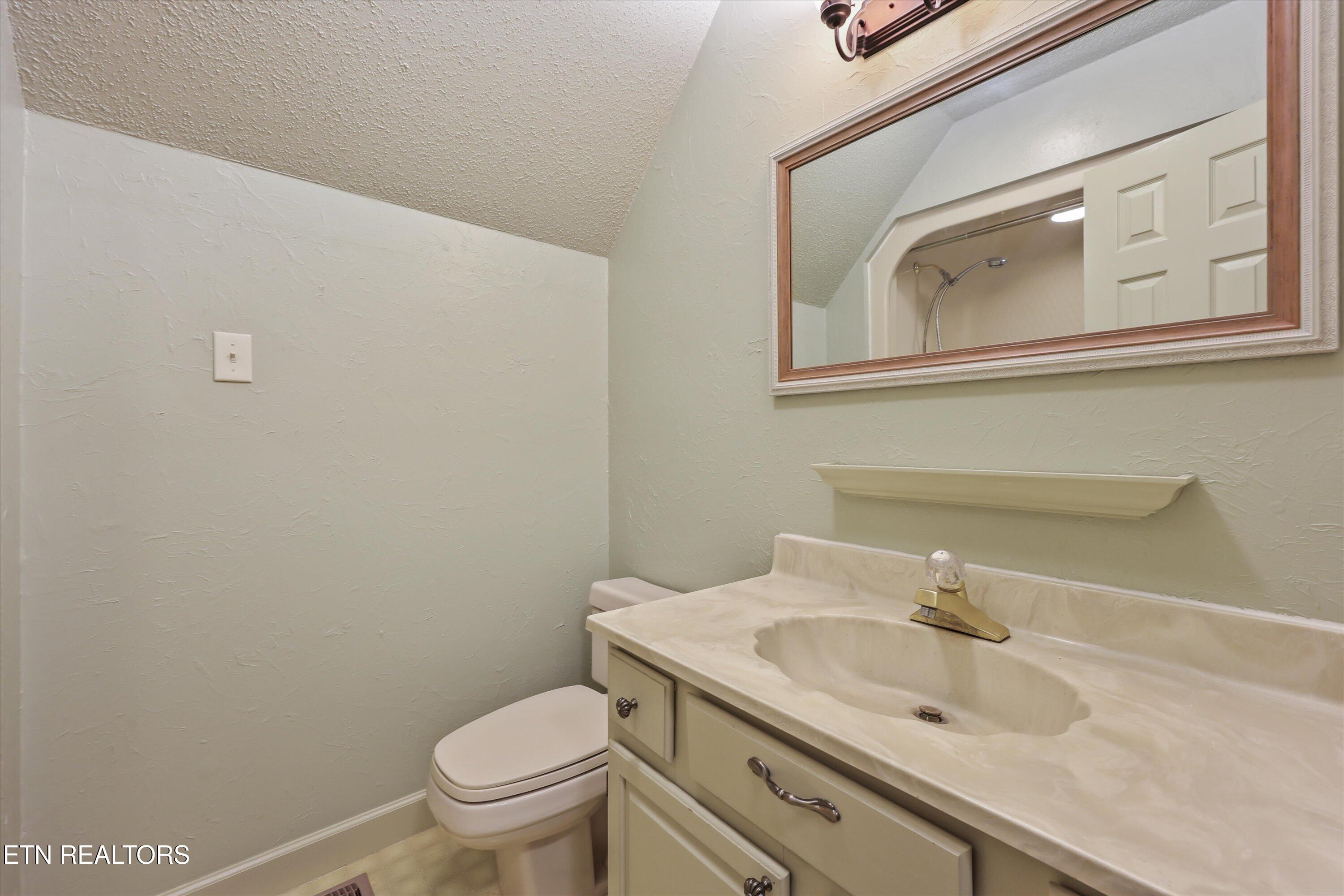 7824 Beckett Ridge Court Powell, TN 37849 - Photo 19 of 32 19-7824 Beckett Ridge Ct001