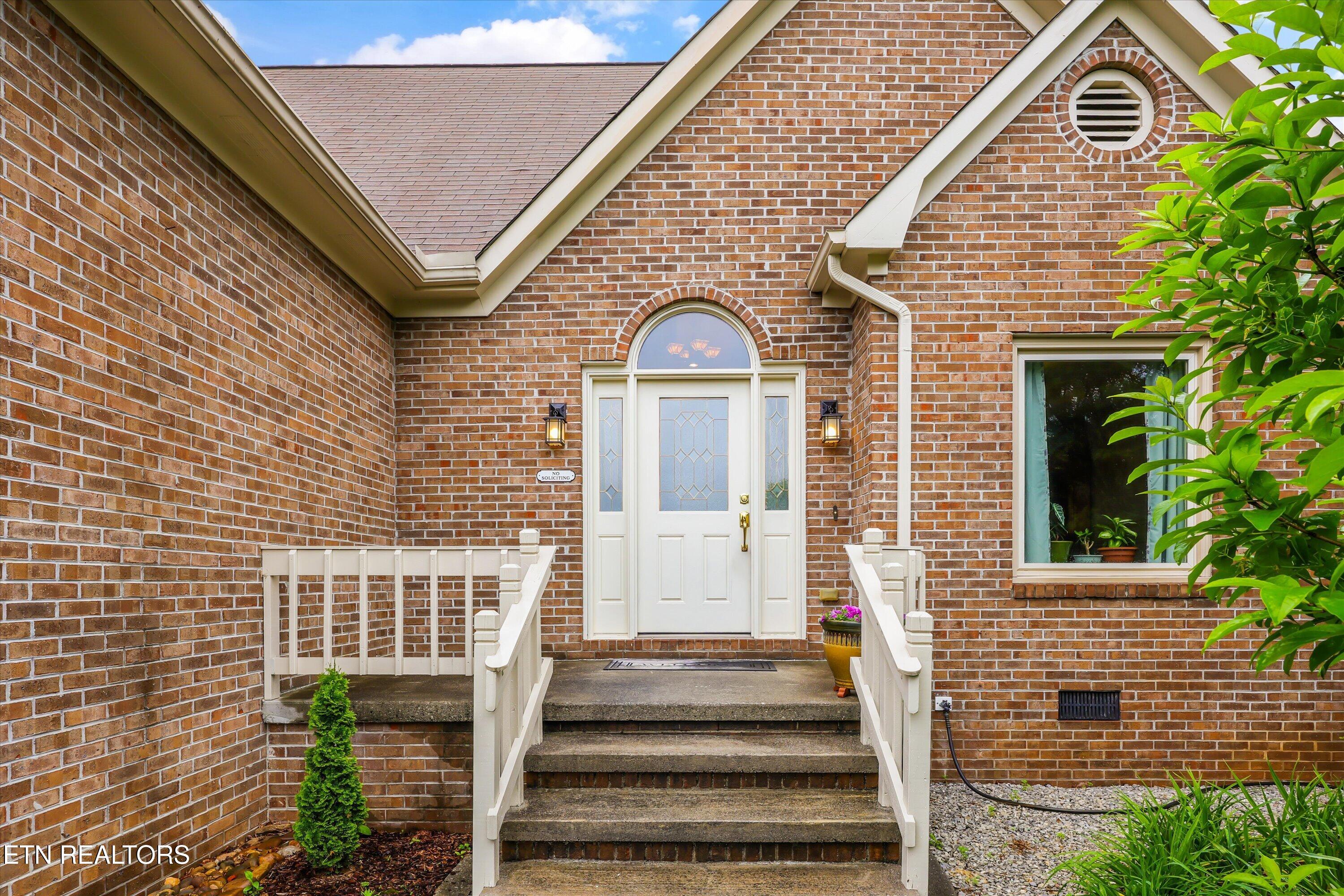 7824 Beckett Ridge Court Powell, TN 37849 - Photo 2 of 32 02-7824 Beckett Ridge Ct024