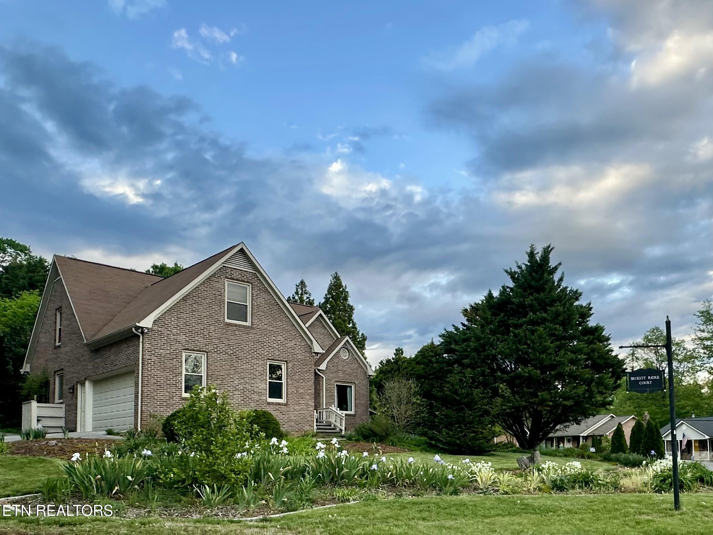 7824 Beckett Ridge Court Powell, TN 37849 - Photo 2 of 52 IMG_9262